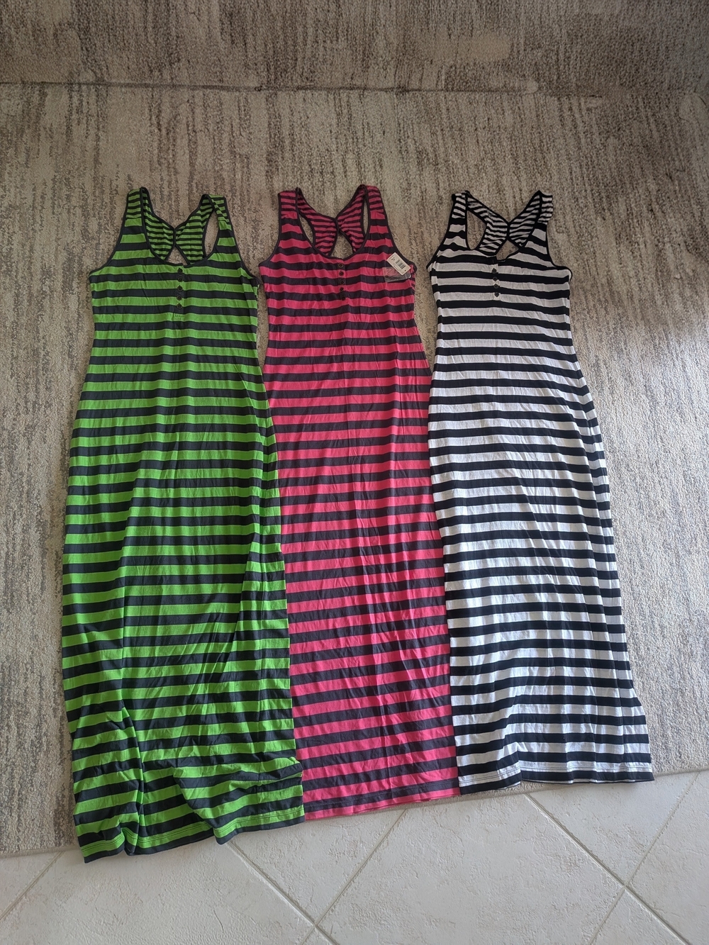 Lot of 3 Women’s Striped V Neck Strappy Sleeveless Maxi Dresses Pullover M - Picture 2 of 2